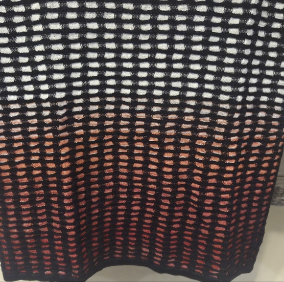 Rondina Red & Black Gradient Tank Top with Geometric Pattern- Great For Summer - Picture 5 of 7